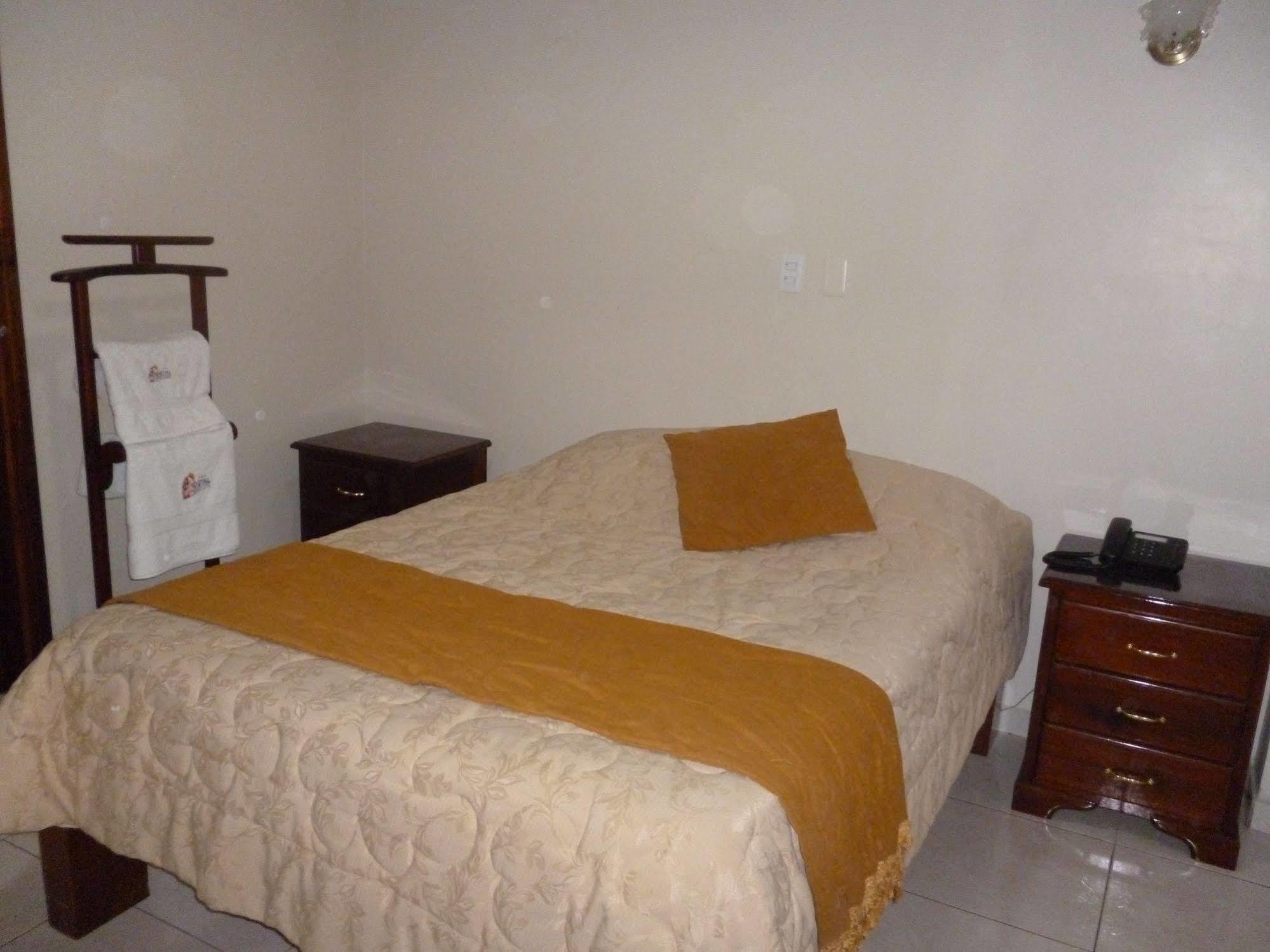 Hostal Fevilamir Ibarra Luaran gambar