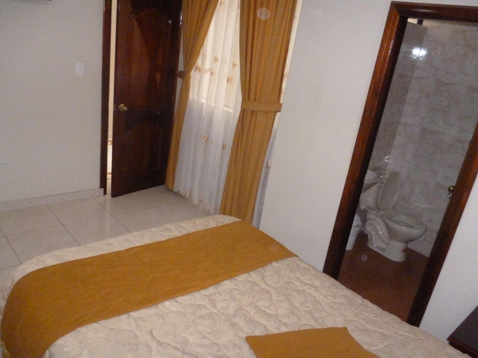 Hostal Fevilamir Ibarra Luaran gambar