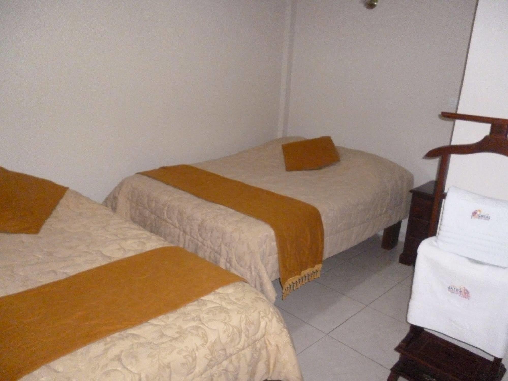 Hostal Fevilamir Ibarra Luaran gambar